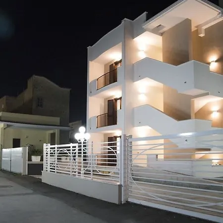 La Vie En Rose Apartment